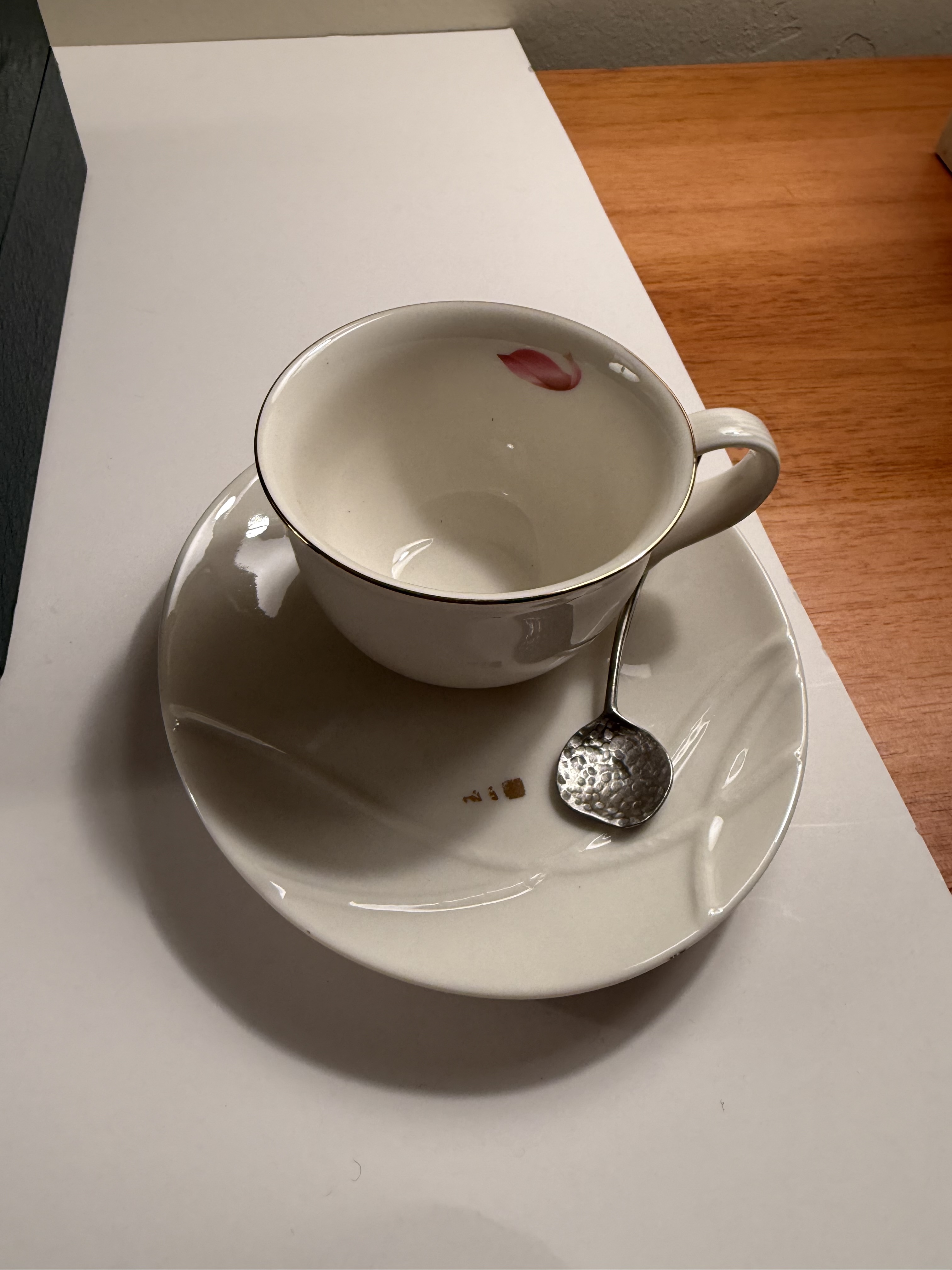 National Taiwan Museum of Fine Arts — "Lotus Pond" Teacup & Saucer Set After Lin Yu-shan (林玉山, 1907–2004)